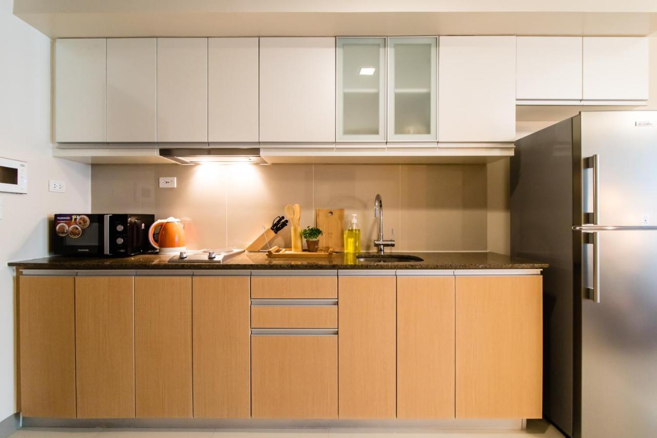 One Uptown Residence Bgc Pateros Екстер'єр фото