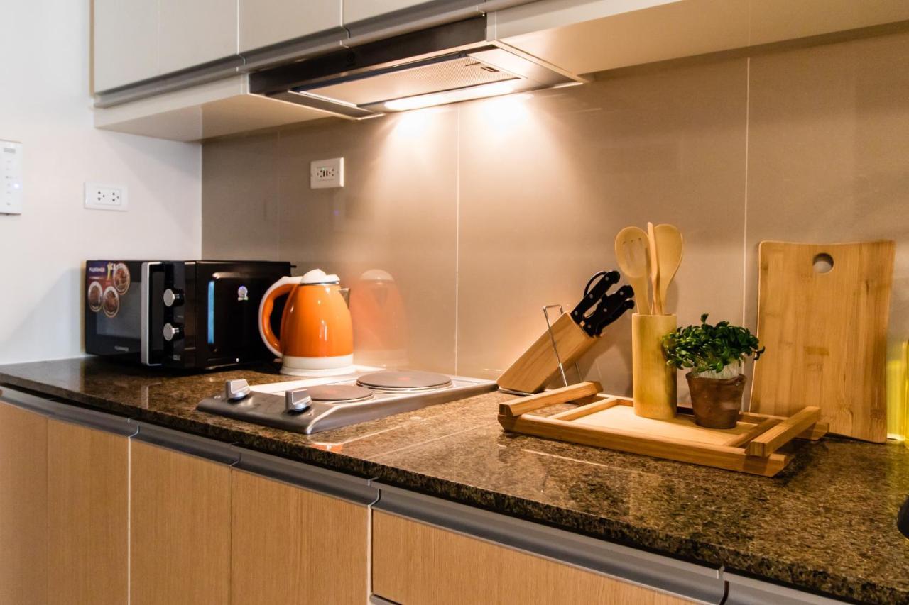 One Uptown Residence Bgc Pateros Екстер'єр фото