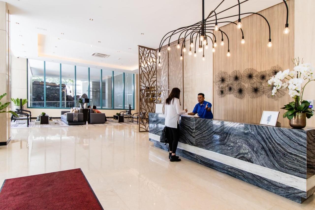 One Uptown Residence Bgc Pateros Екстер'єр фото